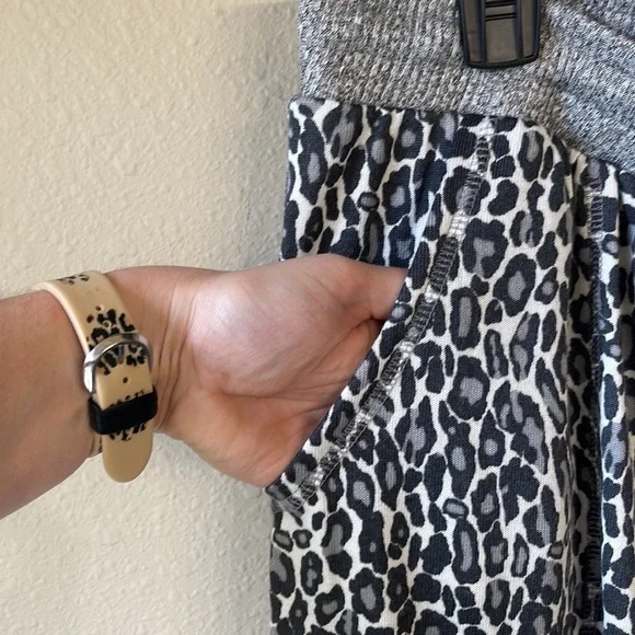 NWT Splendid Gray Leopard Hacci Pullover Jogger Pajama Set Size X-Large - Picture 11 of 14